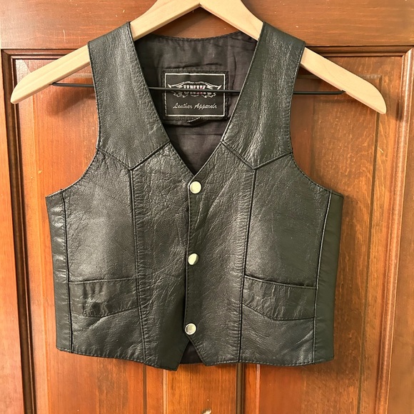 UNIK Black Real Leather Motorcycle Vest with Silver Buttons. Size M - Picture 2 of 6